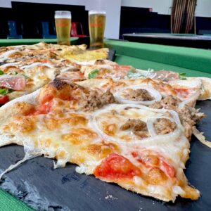 Pizzas ilimitadas para 2 personas + 2 Bebidas + 2 Postres o Partida de billar o dardos