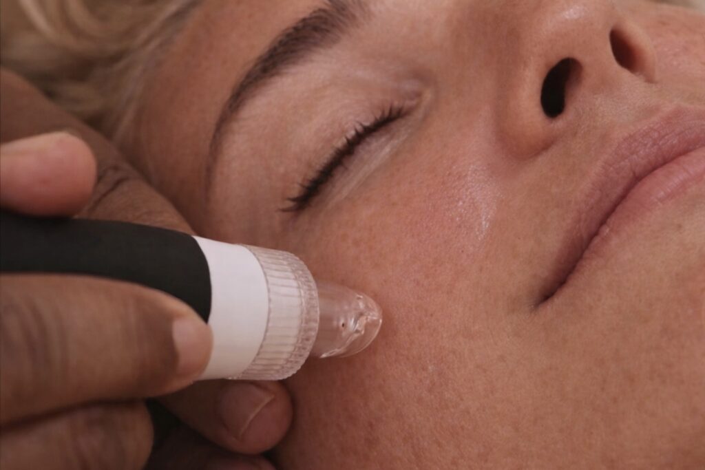 EB018F7E-1022-4CB8-8986-79BCA26393D4