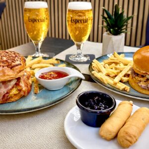 Entrante + 2 Hamburguesas a elegir de toda su carta + 2 Bebidas en el Puerto de la Cruz
