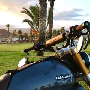 Alquiler de Moto 1 día, 2 personas (Válido con carnet de conducir básico B1)