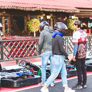 10 minutos de karting Adulto, Junior, Biplaza + 1 Bebida