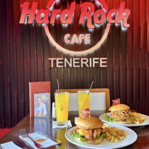 2 Hamburguesas + Refrescos ilimitados + 25% en Postres, Entrantes y Tienda