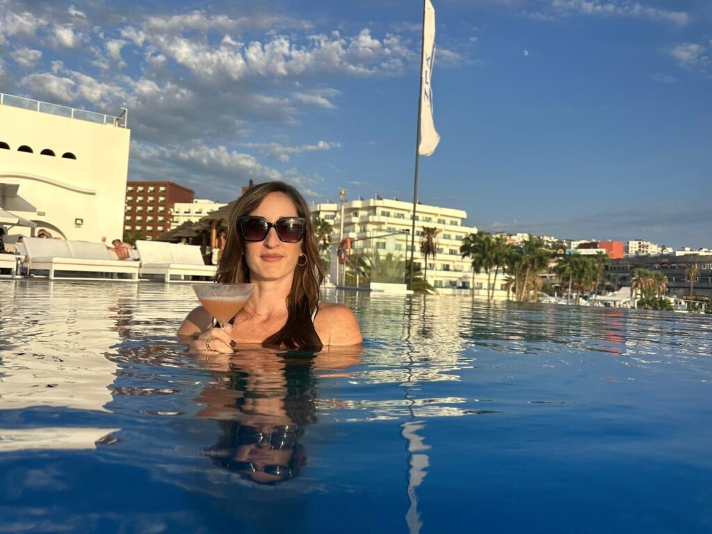 e5727648-63a0-4953-8c3e-f56f3247904a