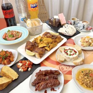 Comida Casera ilimitada para 2 + Refresco de 1,5L + 2 Postres + 2 Cafés