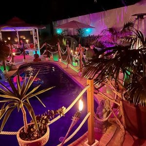 2 Cocktails + Shisha  Premium + 2 chupitos + Palomitas
