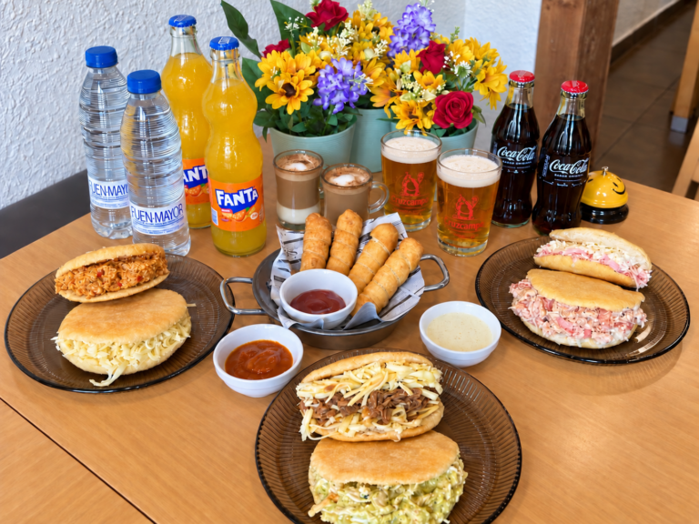 Arepas ILIMITADAS para 2 + Tequeños + 2 Bebidas + 2 Barraquitos Especiales en El Sauzal