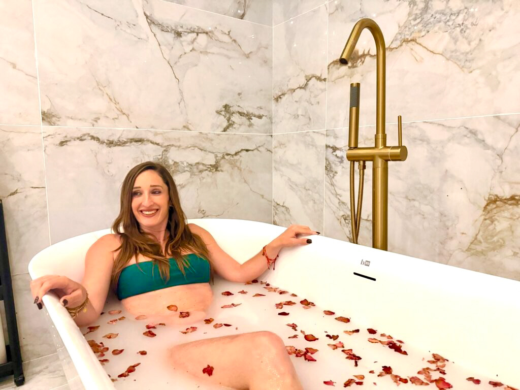 D7BCB86A-6260-459A-BBB5-5F808CCFEFD9