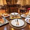 Bandeja de Solomillo con papas fritas naturales + 2 Entrantes + 2 Postres + 2 Bebidas en Tasca Tapias