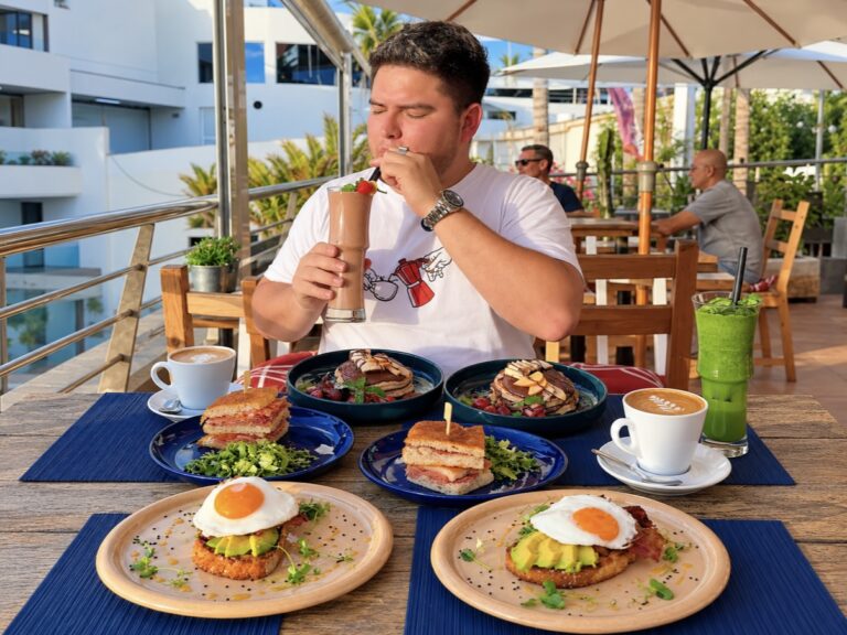 Brunch con Vistas Increíbles al Mar para 2 con Tostadas + Focaccias + Pancakes + Batidos + Cafés