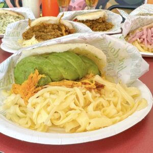 Arepas Asadas ilimitadas para 2 + 2 Bebidas en San Isidro o Las Galletas