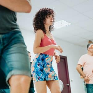 1 mes de Clases de baile a elegir Salsa o Bachata